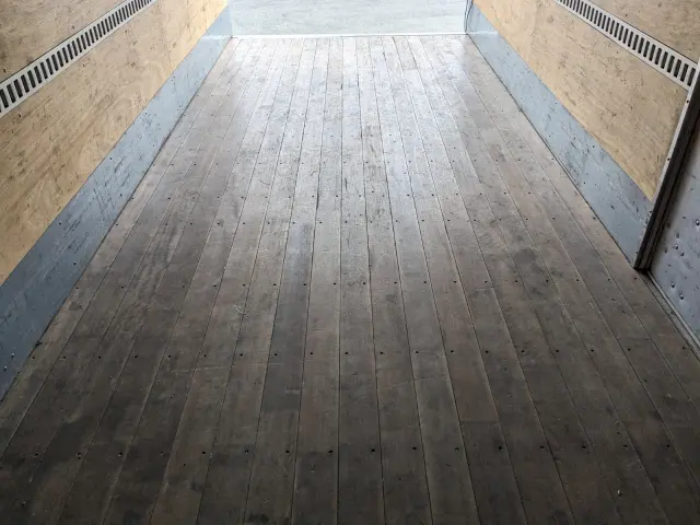 いすゞ フォワード 2PG-FRR90S2(2WD)の写真26