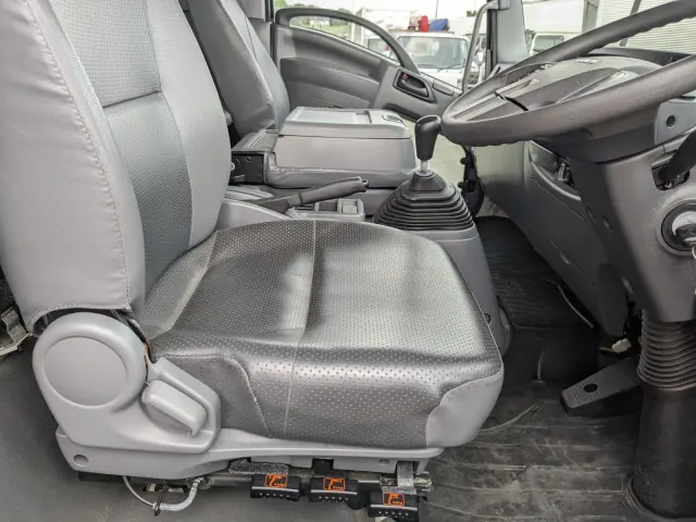 いすゞ フォワード 2PG-FRR90S2(2WD)の写真38