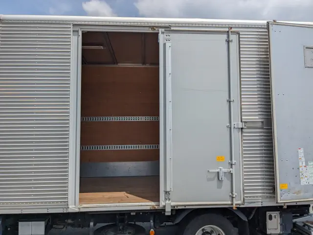 いすゞ エルフ TPG-NPR85AN(2WD)の写真13