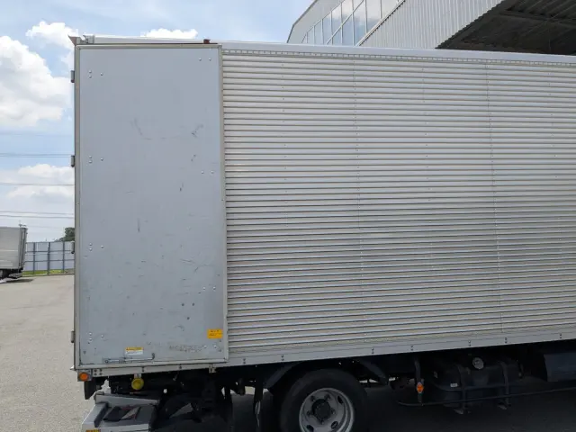 いすゞ エルフ TPG-NPR85AN(2WD)の写真16