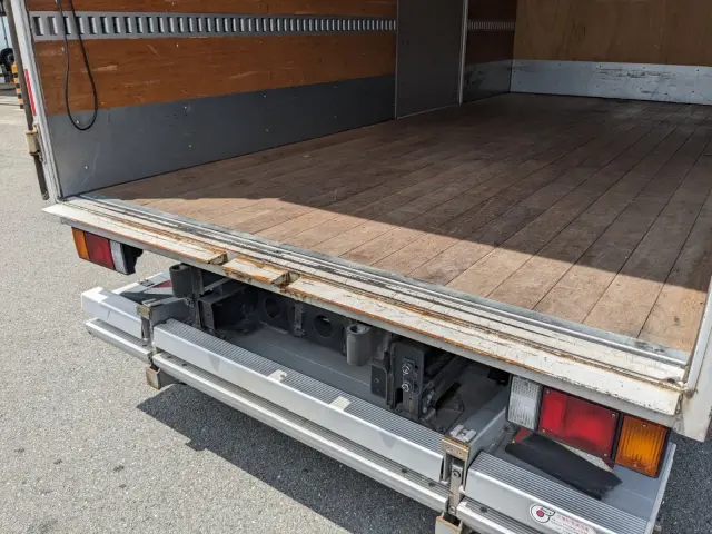 いすゞ エルフ TPG-NPR85AN(2WD)の写真20