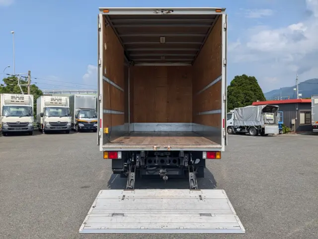 いすゞ エルフ TPG-NPR85AN(2WD)の写真9