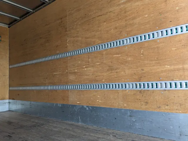 いすゞ エルフ TPG-NPR85AN(2WD)の写真14