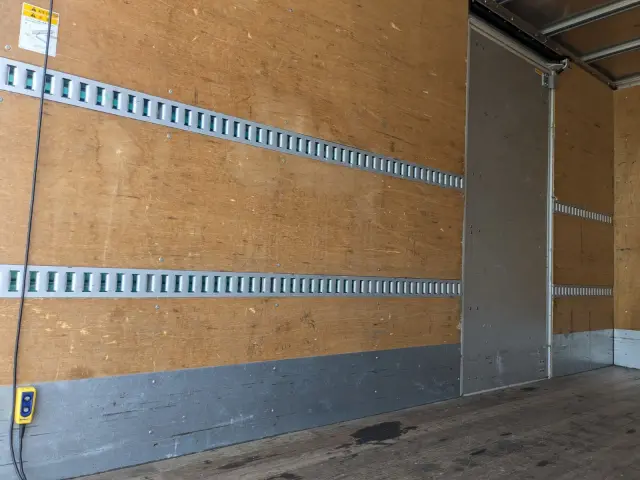 いすゞ エルフ TPG-NPR85AN(2WD)の写真15