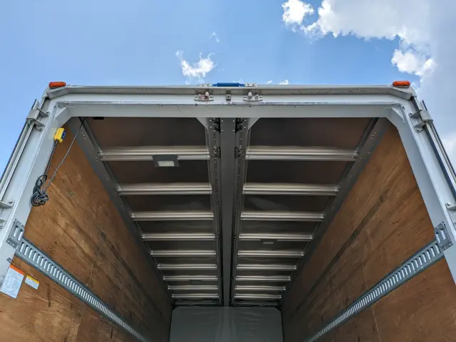 UD コンドル 2RG-BRR90T2(2WD)の写真12