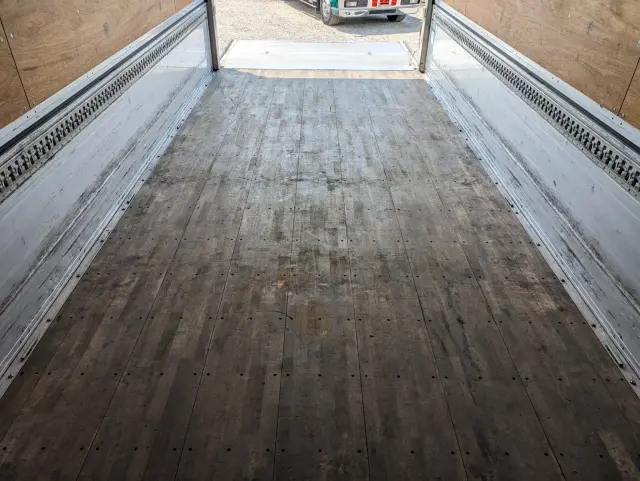 UD コンドル 2RG-BRR90T2(2WD)の写真19