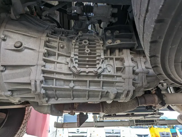 UD コンドル 2RG-BRR90T2(2WD)の写真29