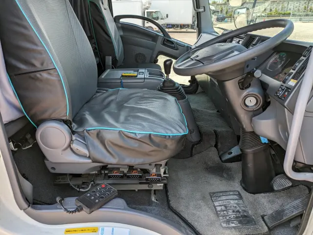 UD コンドル 2RG-BRR90T2(2WD)の写真40