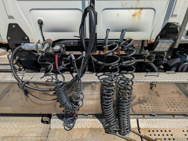 日野 プロフィア QPG-SH1EDDG(2WD)の写真17