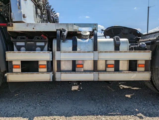 日野 プロフィア QPG-SH1EDDG(2WD)の写真20