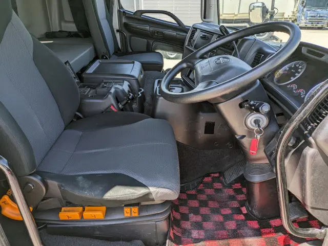 日野 プロフィア QPG-SH1EDDG(2WD)の写真24