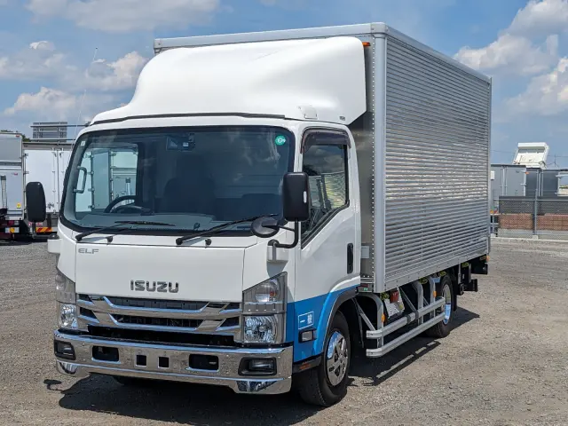 いすゞ エルフ TRG-NPR85AN(2WD)の写真1