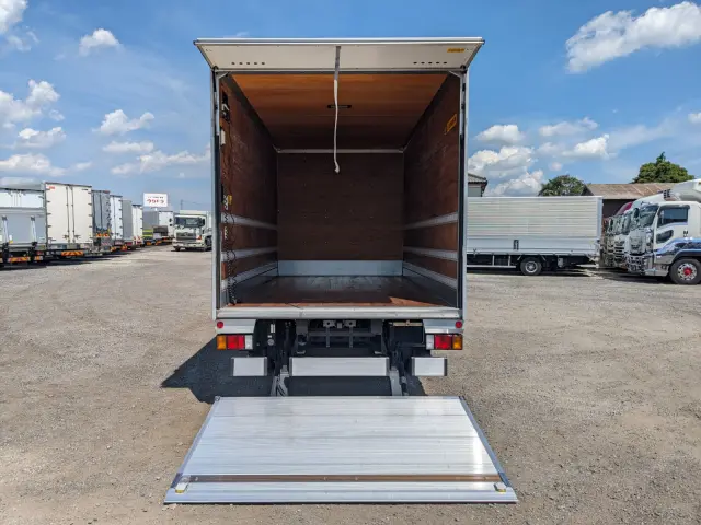 いすゞ エルフ TRG-NPR85AN(2WD)の写真9