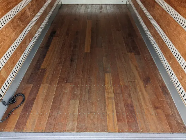 いすゞ エルフ TRG-NPR85AN(2WD)の写真14