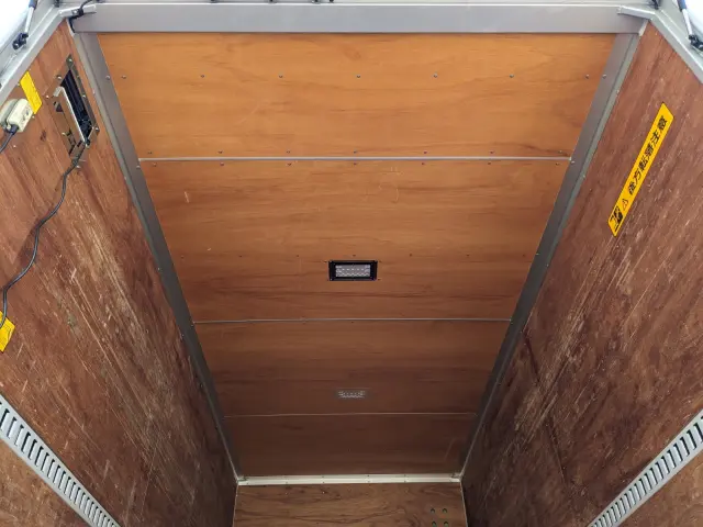 いすゞ エルフ TRG-NPR85AN(2WD)の写真15