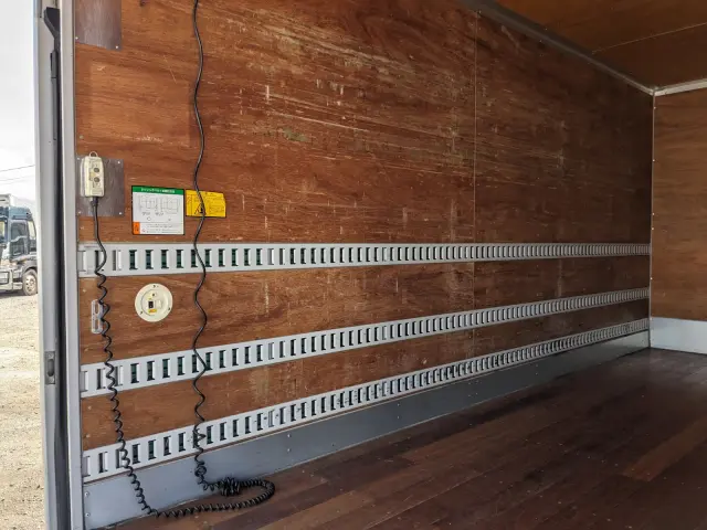 いすゞ エルフ TRG-NPR85AN(2WD)の写真21