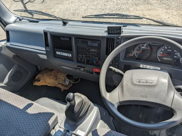 いすゞ エルフ TRG-NPR85AN(2WD)の写真37