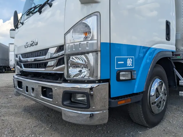 いすゞ エルフ TRG-NPR85AN(2WD)の写真45