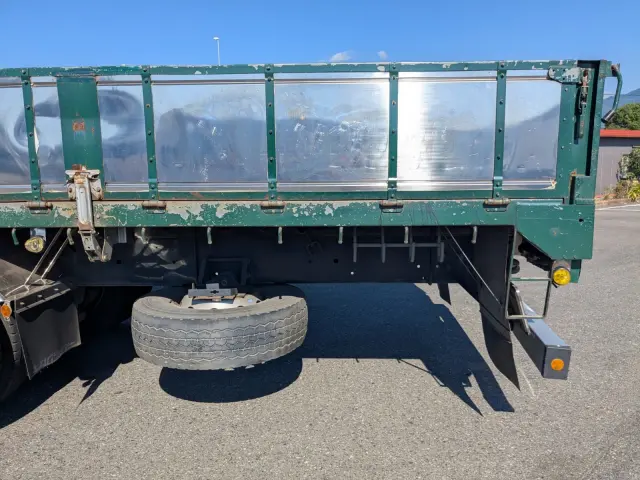 UD クオン QKG-CD5ZL(6x2)の写真18