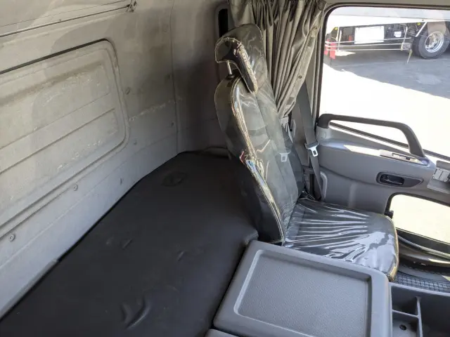 UD クオン QKG-CD5ZL(6x2)の写真36