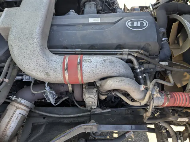 UD クオン QKG-CD5ZL(6x2)の写真43