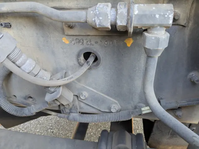 UD クオン QKG-CD5ZL(6x2)の写真44