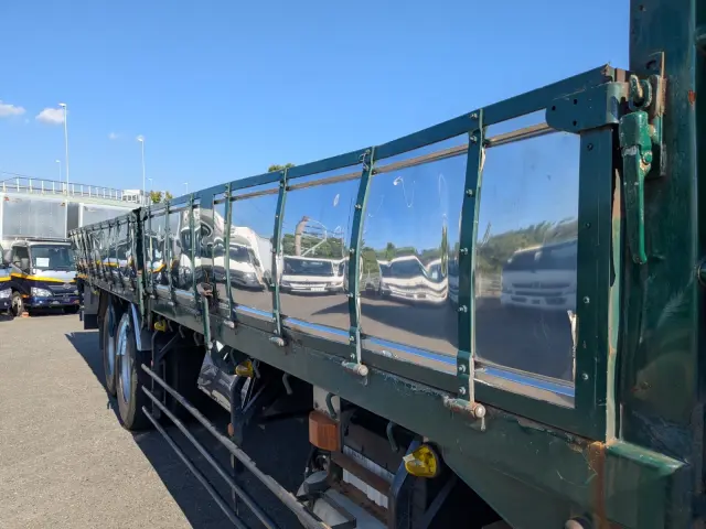 UD クオン QKG-CD5ZL(6x2)の写真48