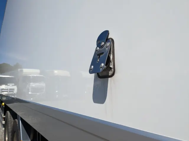 日野 プロフィア 2DG-FW1AHJ(8x4)の写真24