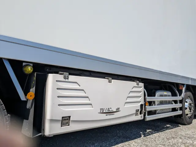 日野 プロフィア 2DG-FW1AHJ(8x4)の写真32