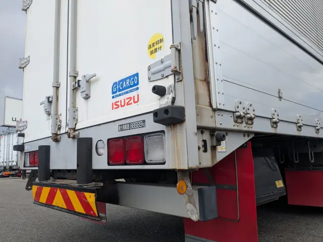 いすゞ ギガ QKG-CYJ77A(8x4)の写真8