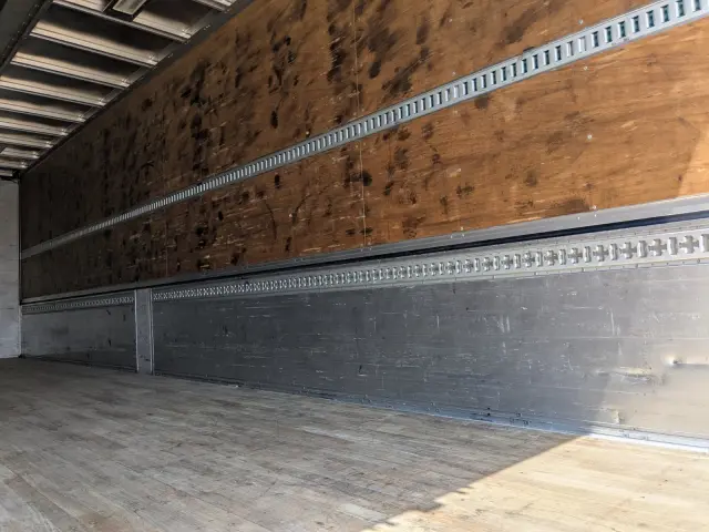 いすゞ ギガ QKG-CYJ77A(8x4)の写真13