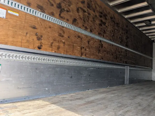 いすゞ ギガ QKG-CYJ77A(8x4)の写真14