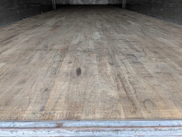 いすゞ ギガ QKG-CYJ77A(8x4)の写真15