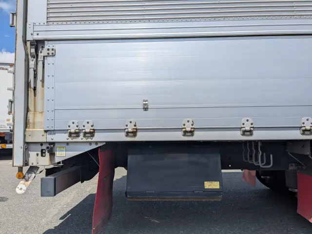 いすゞ ギガ QKG-CYJ77A(8x4)の写真28