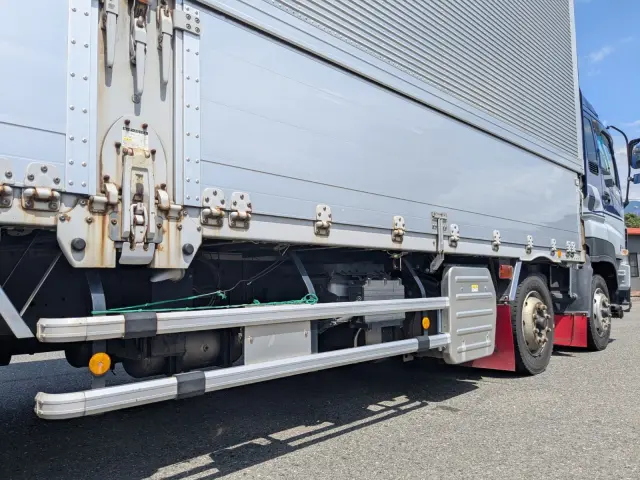 いすゞ ギガ QKG-CYJ77A(8x4)の写真31