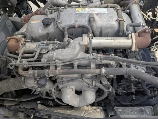 いすゞ ギガ QKG-CYJ77A(8x4)の写真38