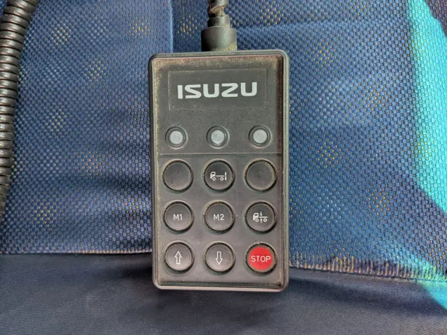 いすゞ ギガ QKG-CYJ77A(8x4)の写真45