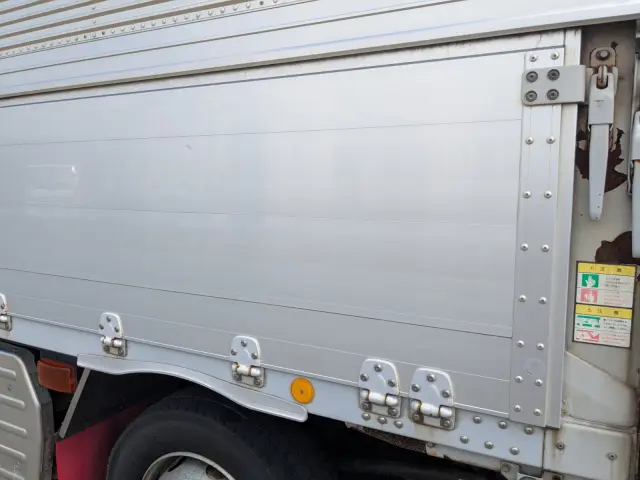 いすゞ ギガ QKG-CYJ77A(8x4)の写真46