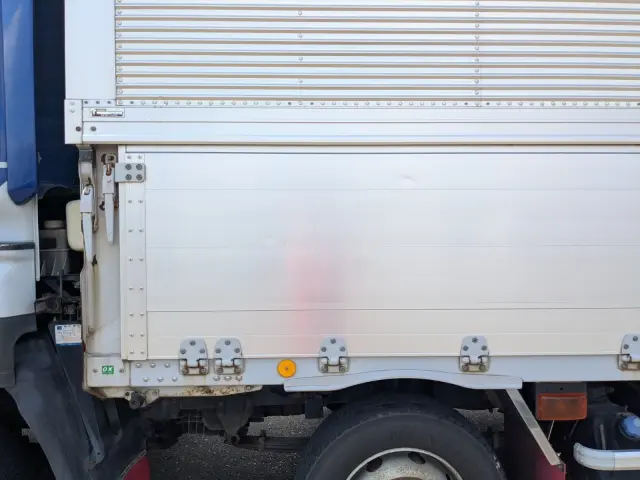 いすゞ ギガ QKG-CYJ77A(8x4)の写真48