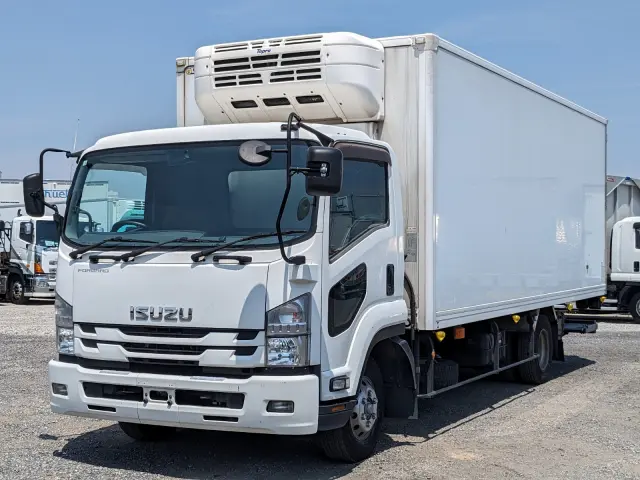 いすゞ フォワード TKG-FRR90T2(2WD)の写真1