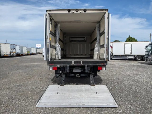 日野 レンジャー 2KG-FC2ABA(2WD)の写真11