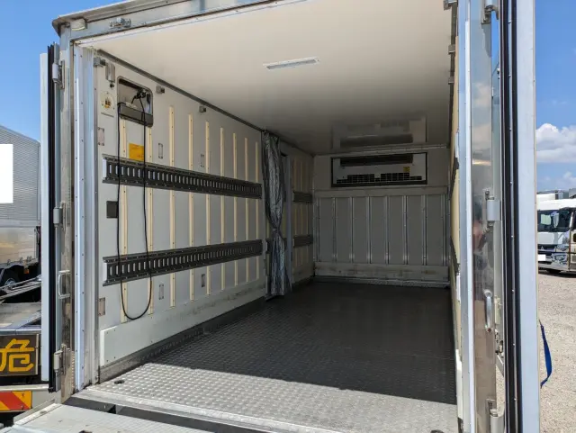 日野 デュトロ TPG-XZU712M(2WD)の写真22