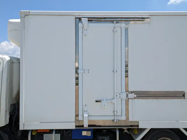 日野 デュトロ TPG-XZU712M(2WD)の写真30