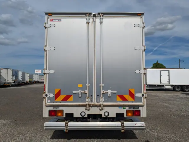 いすゞ フォワード TKG-FRR90S2(2WD)の写真6