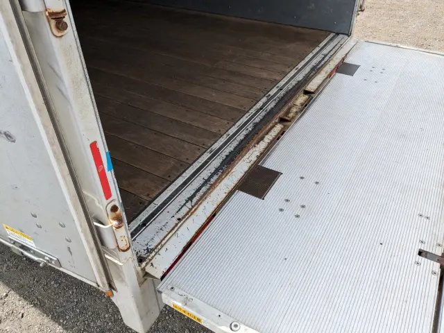 いすゞ フォワード TKG-FRR90S2(2WD)の写真12