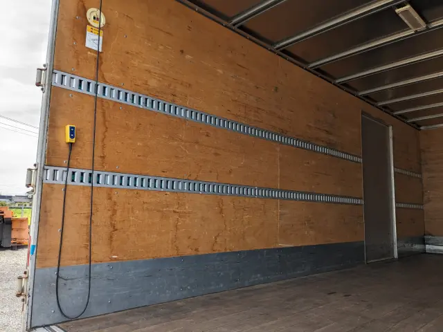 いすゞ フォワード TKG-FRR90S2(2WD)の写真24