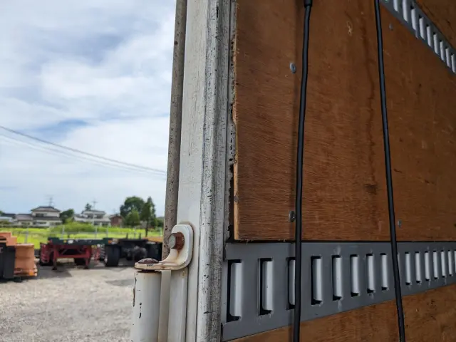 いすゞ フォワード TKG-FRR90S2(2WD)の写真25