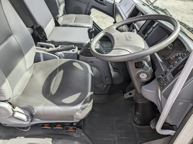 いすゞ フォワード TKG-FRR90S2(2WD)の写真40