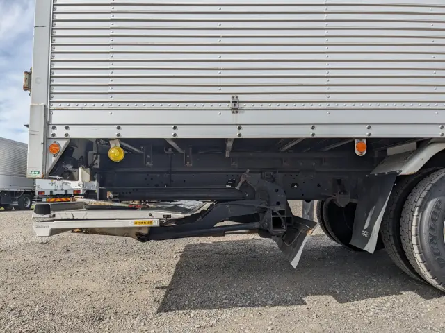 いすゞ フォワード TKG-FRR90S2(2WD)の写真48