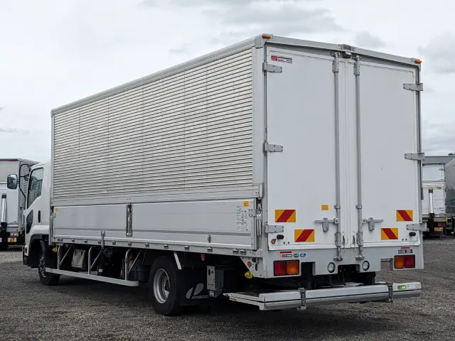 いすゞ フォワード 2PG-FRR90S2(2WD)の写真4